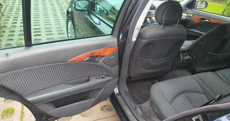 Mercedes-Benz Klasa E cena 11300 przebieg: 224500, rok produkcji 2004 z Bardo małe 254